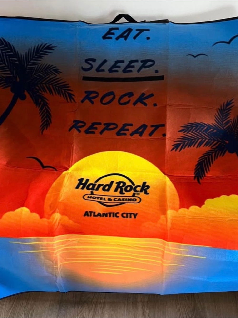 NWT Hard Rock Bluetooth Speaker Beach/Picnic Blanket